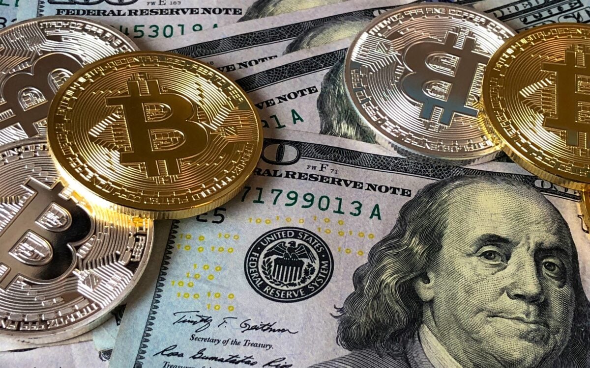 Qual a diferença entre Bitcoin e moedas tradicionais?