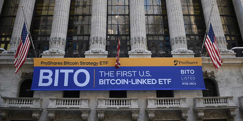 O primeiro Bitcoin Futures ETF se aproxima de US $ 1 bilhão