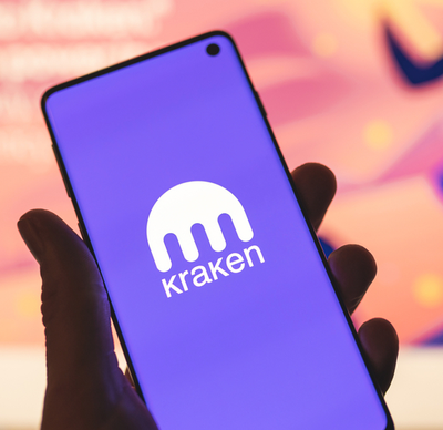Kraken consegue licença para operar serviços de criptomoedas nos Emirados Árabes Unidos, sendo a segunda corretora a conquistar o aval