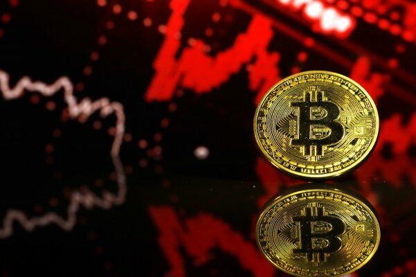 Bitcoin Bugün Düştü ve ABD BTC Hisseleri 28.800 Dolara Düşebilir