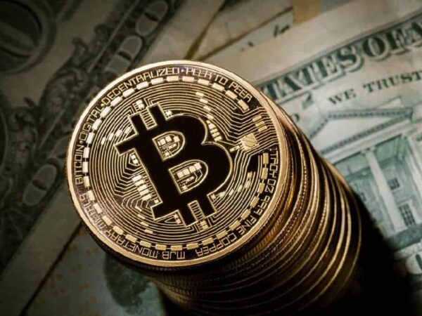 Bugün Bitcoin (BTC) Analizi: Çin Verilerinden Sonra Düşen Kripto Piyasası ve Hisse Senedi Vadeli İşlemleri