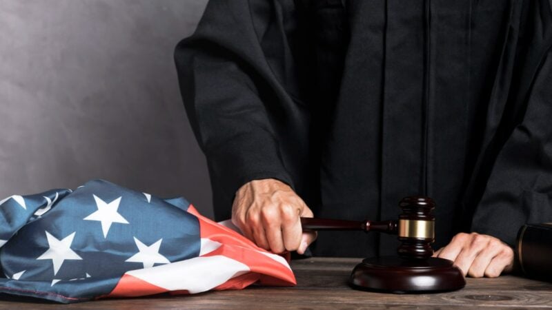 Juiz dos EUA impede punição da SEC para empresas criptos em falência