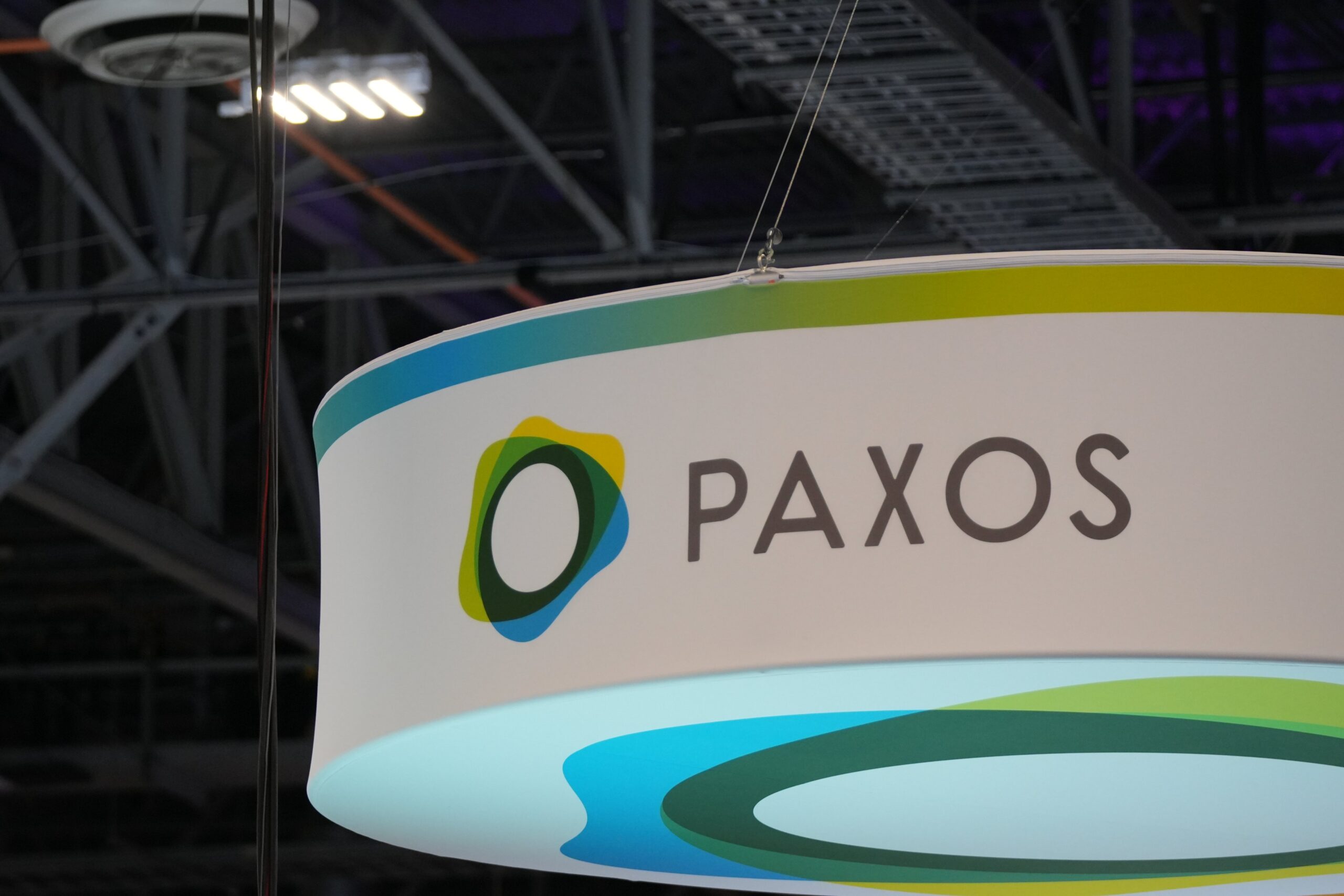 Paxos obtém licença cripto visando emissão de stablecoin lastreada em dólares em Cingapura