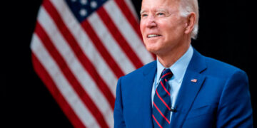 Caos no mercado de memecoins causado por Joe Biden; Entenda