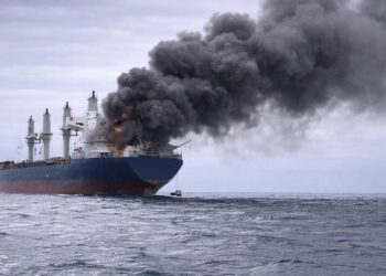 Ataques a navios no Estreito de Ormuz ampliam tensão perto do Irã